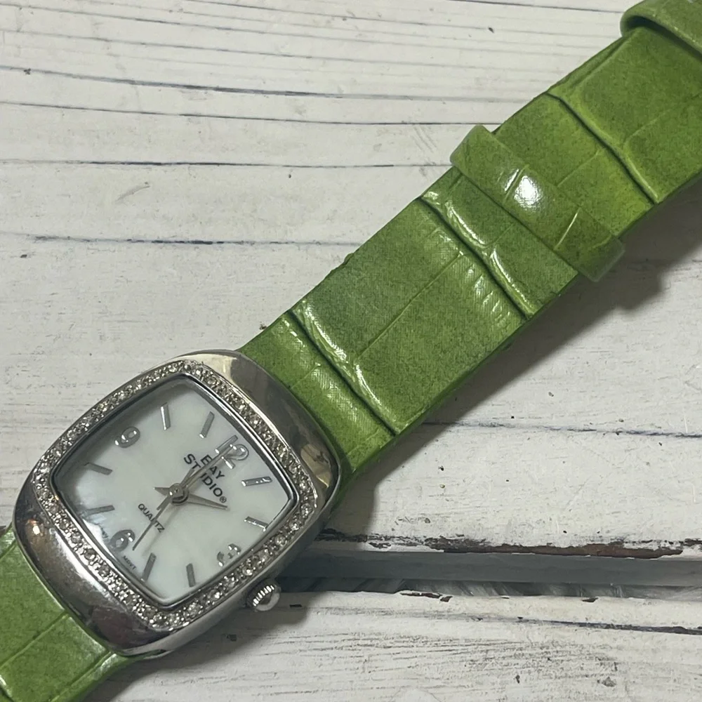 NEW BATTERY Vintage 90's Y2K Watch Bay‎ Studio Silver Green Band Crystal